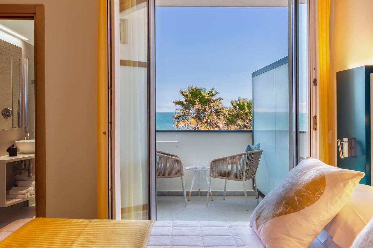 Hotel Commodore Riccione Luaran gambar