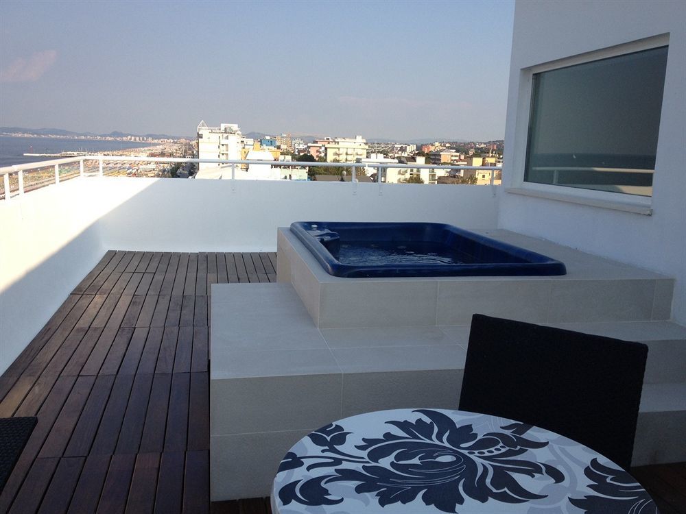 Hotel Commodore Riccione Luaran gambar