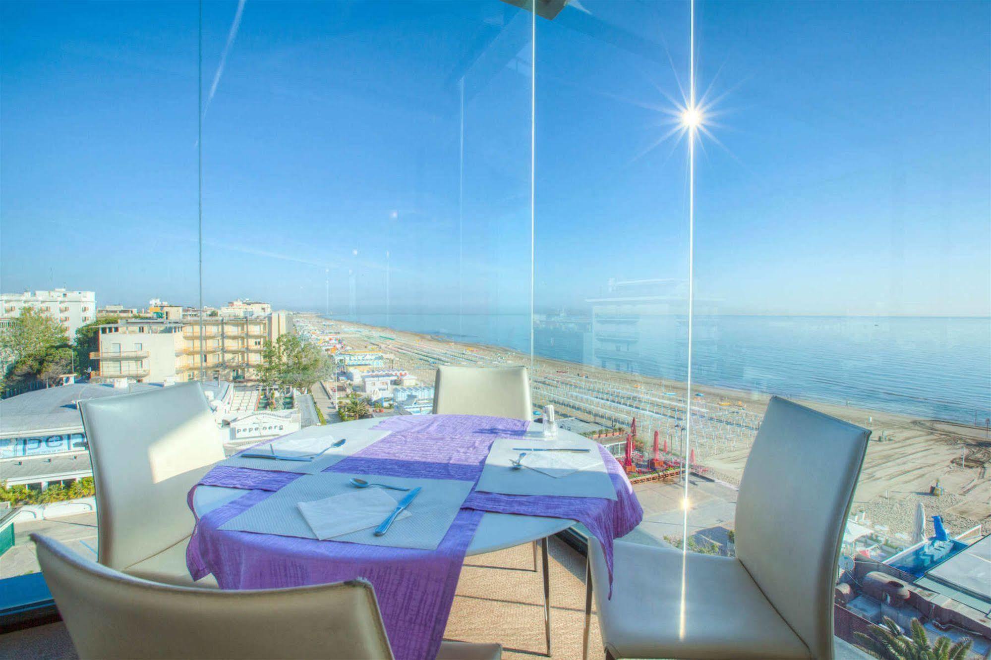 Hotel Commodore Riccione Luaran gambar