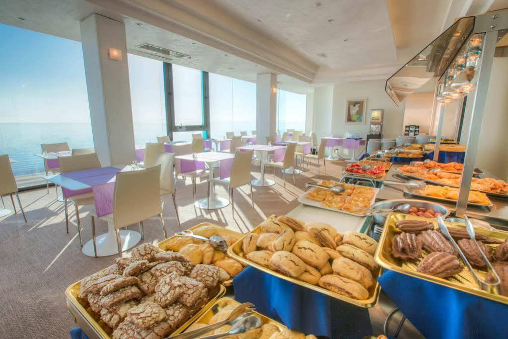 Hotel Commodore Riccione Luaran gambar